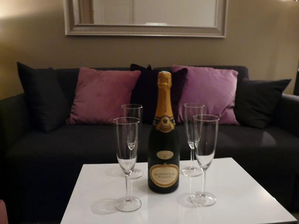 Batignolles Apartment